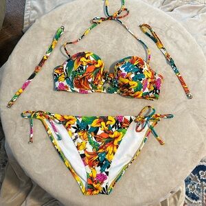 VS bikini. 36B top and large bottom.